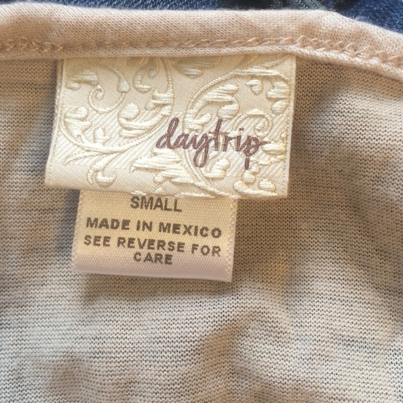 Beige shirt - Picture 4 of 4