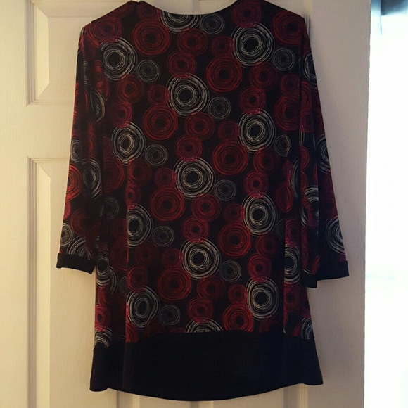 Pretty multi color blouse - Picture 2 of 2