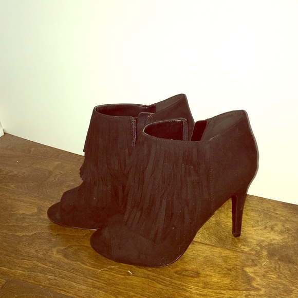 Aldo fringe heels. Size 8. Only worn once.