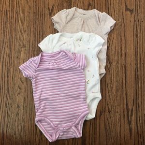 Set of three onesies