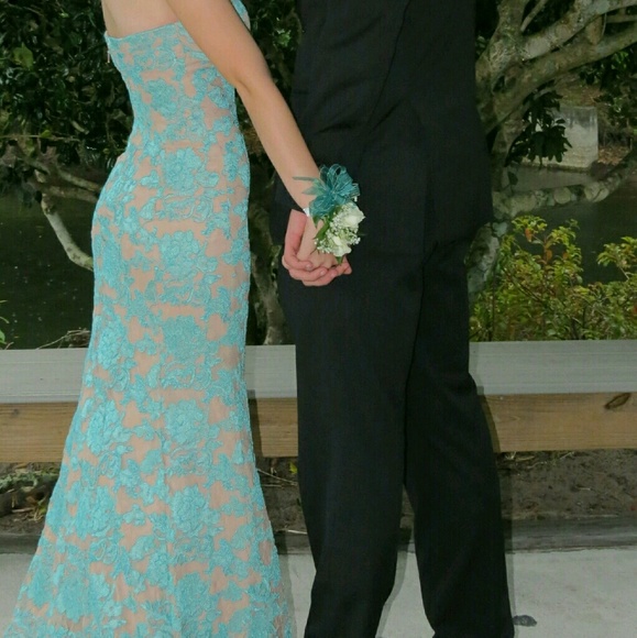 Prom dress - Picture 3 of 4