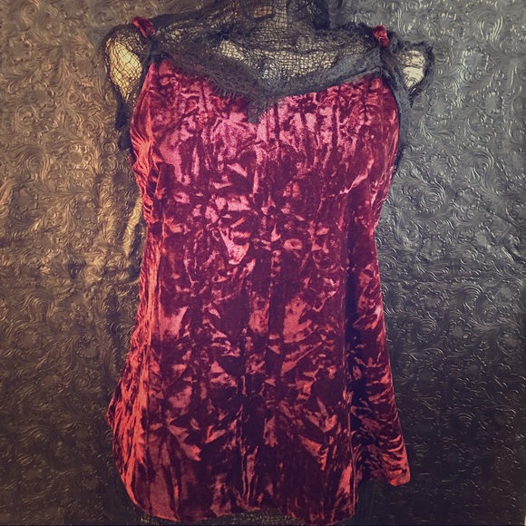 Women's Tops
