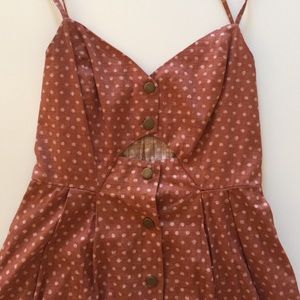 Button up dress with cut out in chest