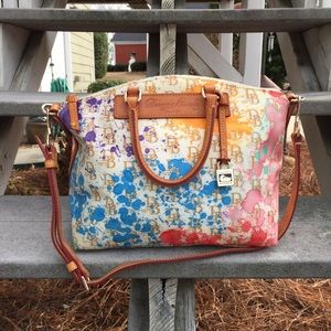 🔻PRICE DROP 1 HR🔻Dooney & Bourke Paint Splash💘