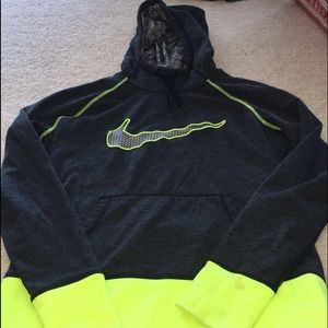 Nike therma-fit sweatshirt