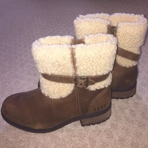 UGG Blayre II NIB never worn