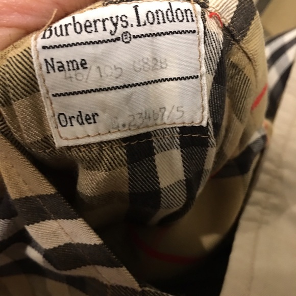 ❌SOLD❌Burberry Trench Coat - Picture 4 of 4