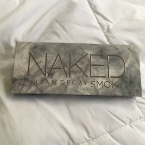 Urban Decay Naked Smoky Eyeshadow Palette