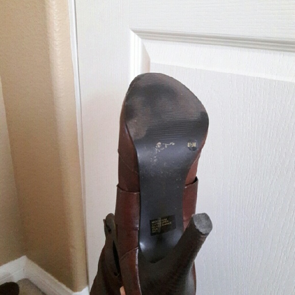 I.N.C. Brown boots - Picture 3 of 3