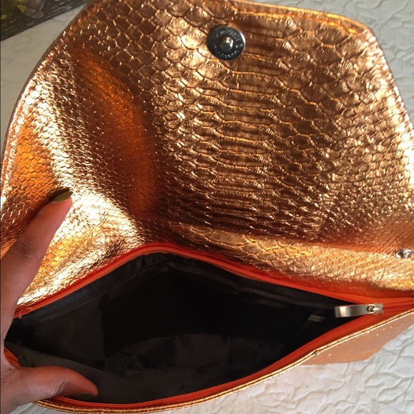 Metallic orange clutch - Picture 2 of 4