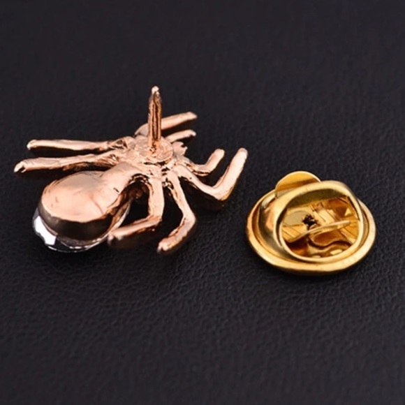 (M3) Gold spider Brooch - Picture 2 of 3