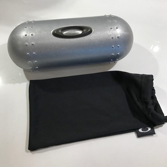 Men's Oakley Sunglasses Case and Dust Bag
