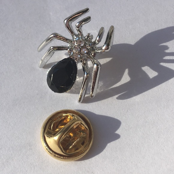 (M3) Silver Spider Brooch - Picture 2 of 3