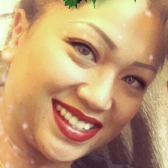 Meet your Posher, Anida