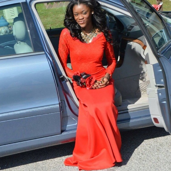 PROM DRESS - Picture 3 of 4