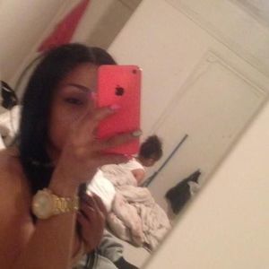 Meet your Posher, Ari