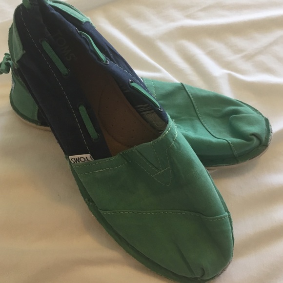 TOMS women's Size 9