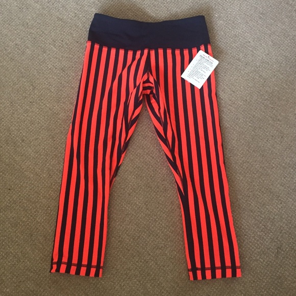 Lululemon Wunder Under crops