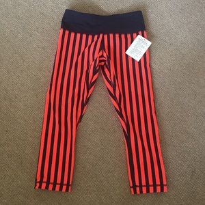 Lululemon Wunder Under crops