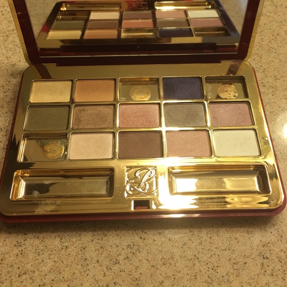 Estee Lauder deluxe eyeshadow palette 12 shades