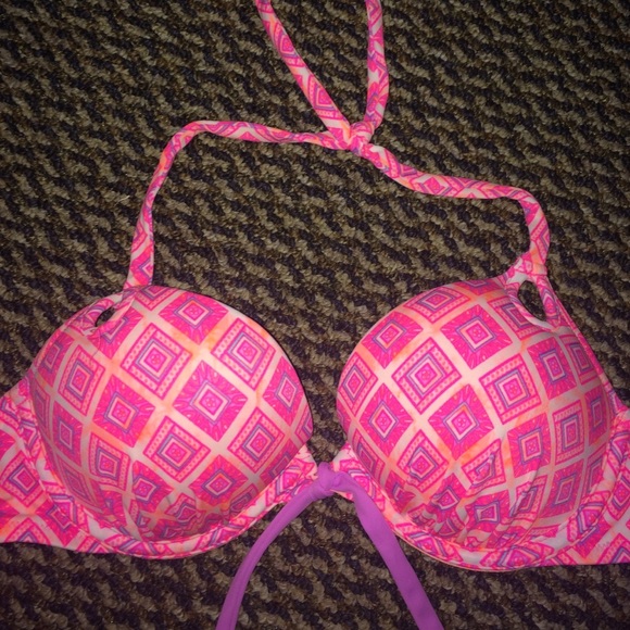 32b push up Victoria's Secret bikini top pink