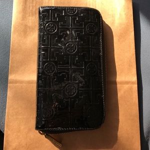 Tory Burch Luxe T Continental Zip Wallet