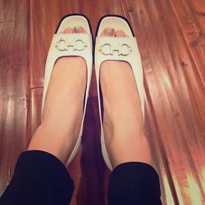 Ferragamo wedges white