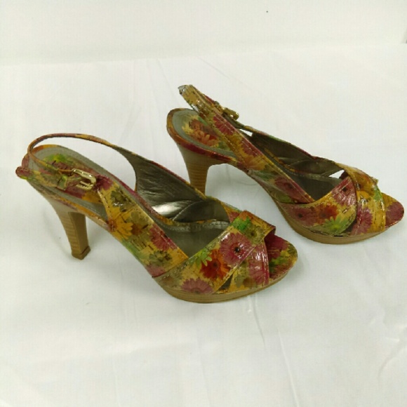 Kelly & Katie Flower Peeptoe Sandals Sz. 7.5 - Picture 3 of 4