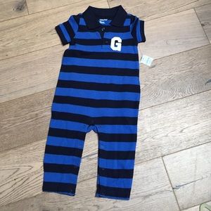 Baby gap onesie