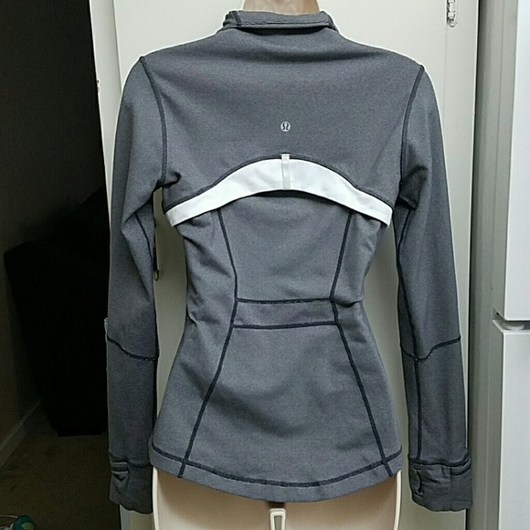 (sold) (sold) Lululemon define jacket sz6 - Picture 3 of 4