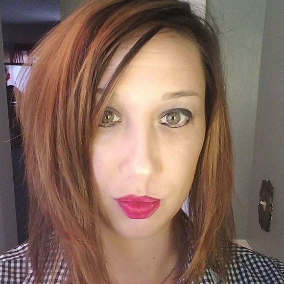 Meet your Posher, Melissa - Picture 1 of 1