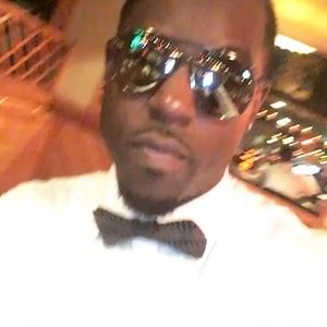 Meet your Posher, Derrick