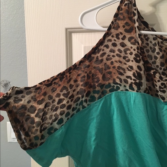 Crop top - Picture 2 of 2