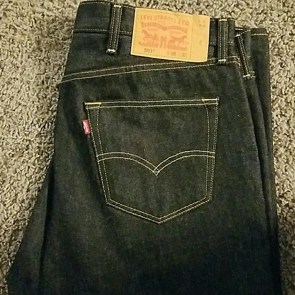 501 Levis - Picture 1 of 2