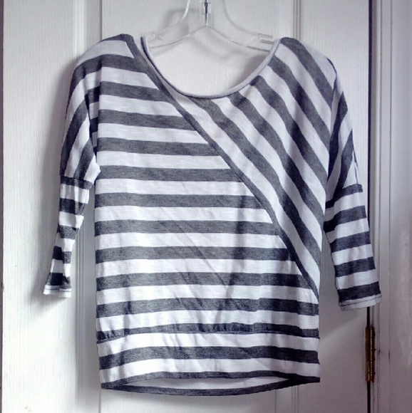 Gray/White striped longsleeve