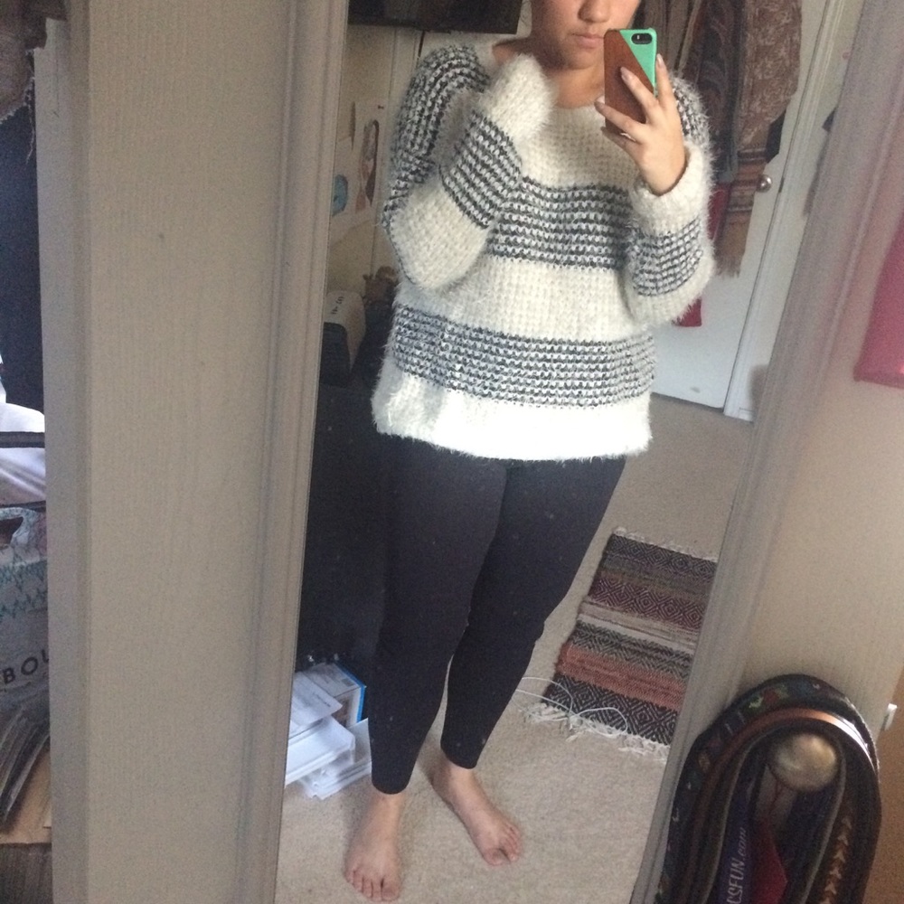 Fuzzy Sweater from Forever 21 - Picture 6 of 6