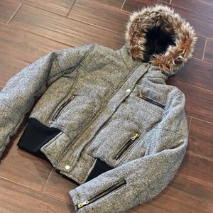 Gorgeous Hooded Coat faux fur. Gold zippers