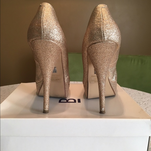 Bakers Gold Glitter Platform Pump - Picture 3 of 4