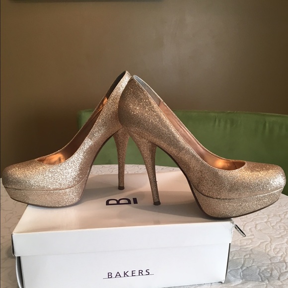 Bakers Gold Glitter Platform Pump - Picture 4 of 4