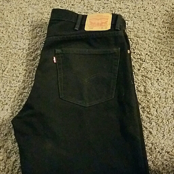 550 levis - Picture 2 of 2