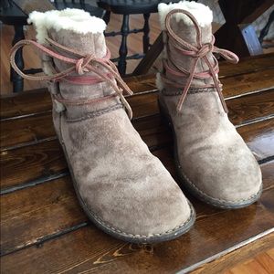 Women's Ugg boots