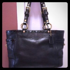 Coach - black leather handbag - great condition