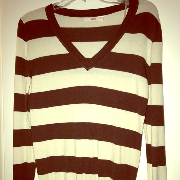 Long-sleeved knit top