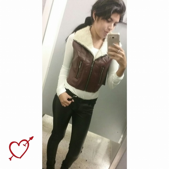 Meet your Posher, Emily - Picture 1 of 1