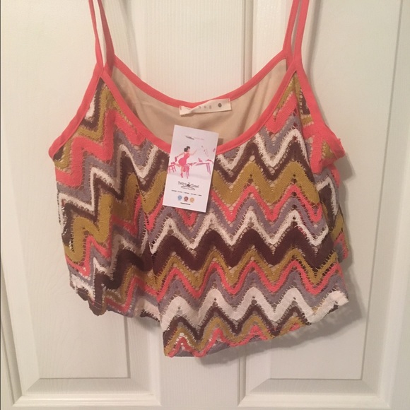 Chevron crop - Picture 1 of 1
