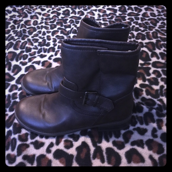 Old Navy boots. Gently Used.
