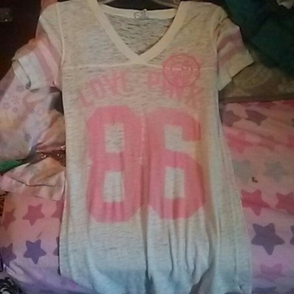 Love pink sleepy T