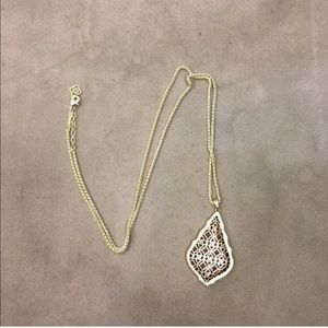 Kendra Scott necklace