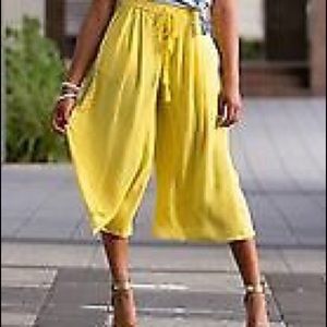 📍SOLD📍Zara Culottes - Size M