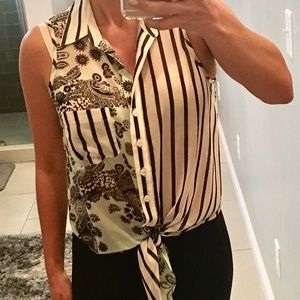 Karen Kane Tops - Karen Kane tie front blouse Karen Kane Tops - Karen Kane tie front blouse